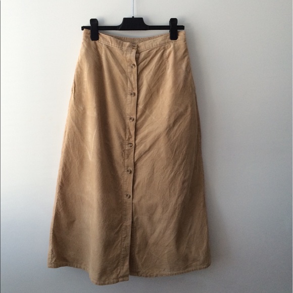Vintage Dresses & Skirts - 🙌🏼 2/$40 Vintage Tan Corduroy Skirt